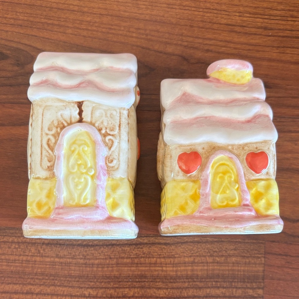 Otagiri Japan Matt Hromalik Gingerbread House Salt & Pepper Shakers Hand Crafted